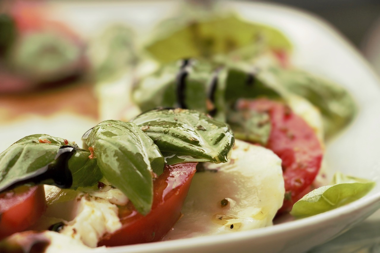 salat tomaten mozzarela.jpg